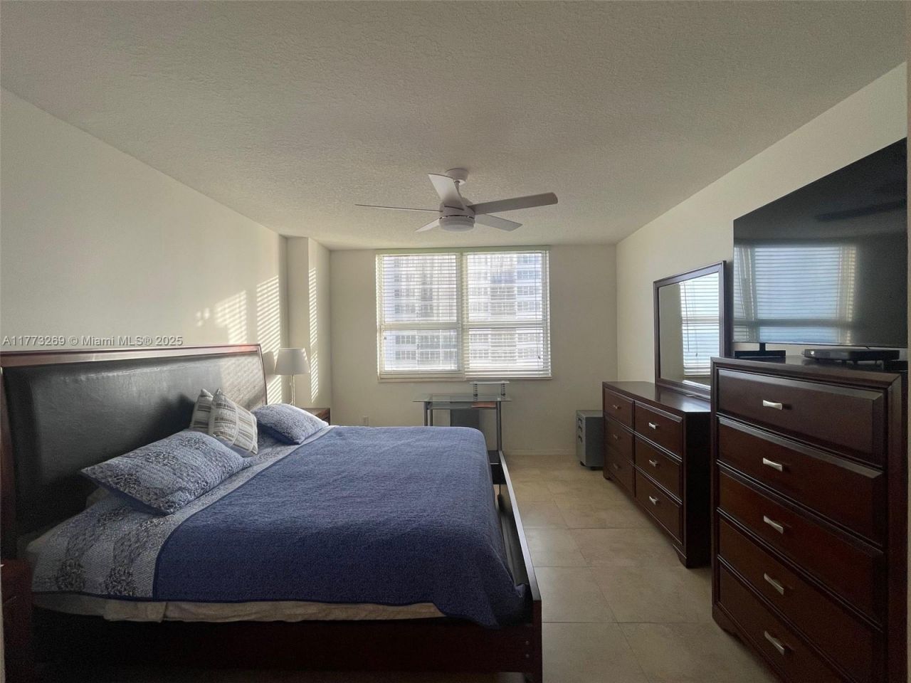 2080 S Ocean Dr, Unit 1405, Hallandale Beach, FL 33009 Photo