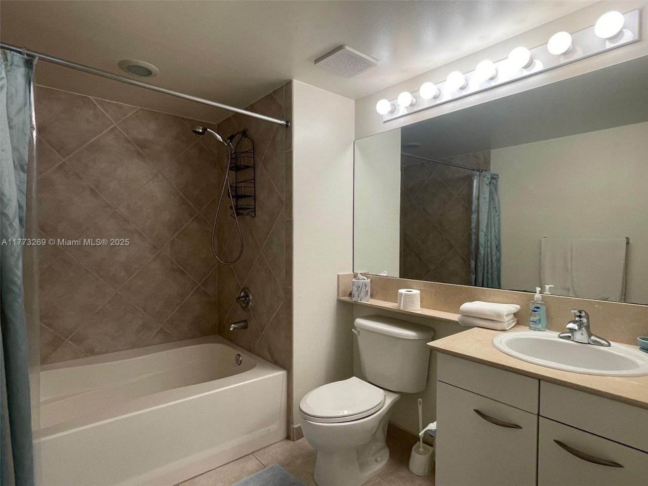 2080 S Ocean Dr, Unit 1405, Hallandale Beach, FL 33009 Photo