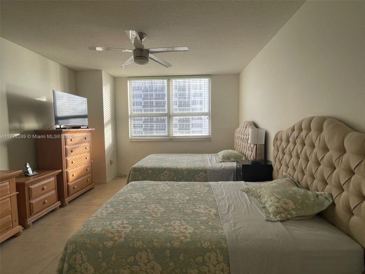 2080 S Ocean Dr, Unit 1405, Hallandale Beach, FL 33009 Photo