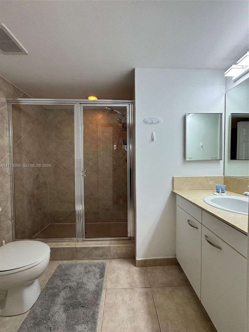 2080 S Ocean Dr, Unit 1405, Hallandale Beach, FL 33009 Photo