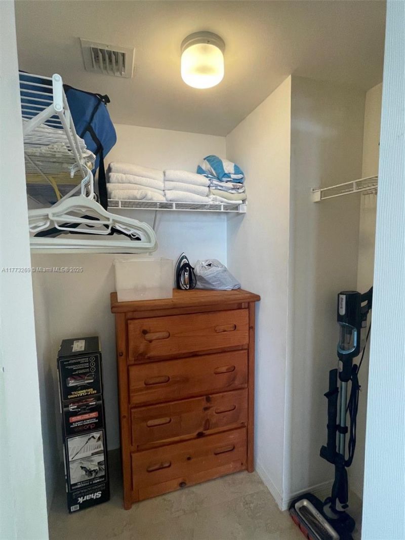 2080 S Ocean Dr, Unit 1405, Hallandale Beach, FL 33009 Photo