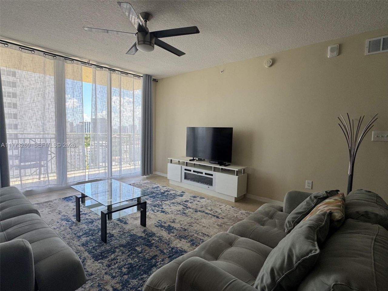 2080 S Ocean Dr, Unit 1405, Hallandale Beach, FL 33009 Photo