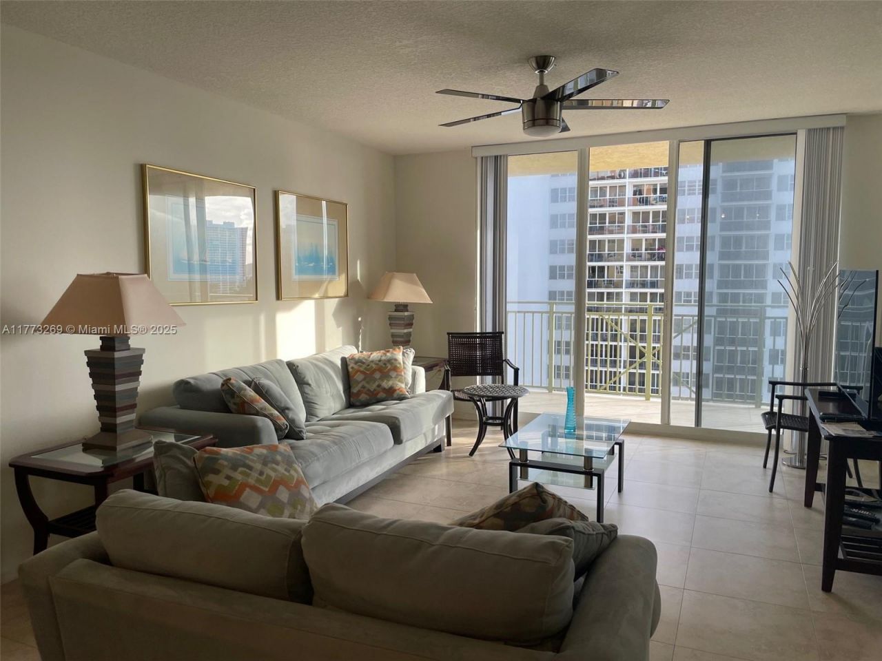 2080 S Ocean Dr, Unit 1405, Hallandale Beach, FL 33009 Photo