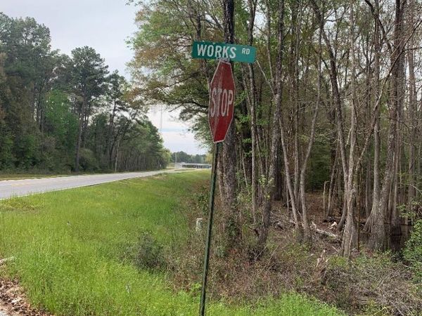 XXX Works Road, Caryville, FL 32427