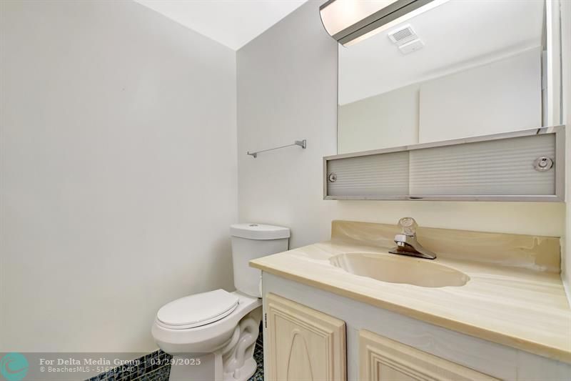 715 Lori Drive, Unit 315, Palm Springs, FL 33461 Photo