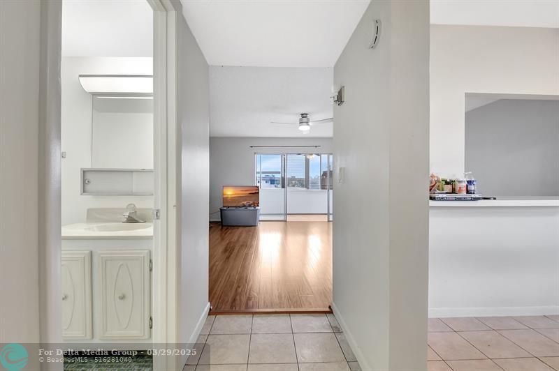 715 Lori Drive, Unit 315, Palm Springs, FL 33461 Photo