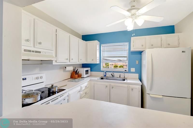 715 Lori Drive, Unit 315, Palm Springs, FL 33461 Photo