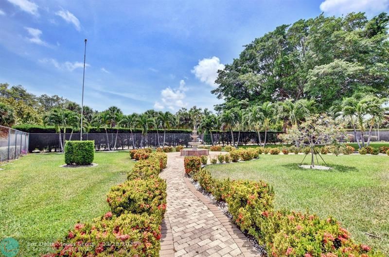 715 Lori Drive, Unit 315, Palm Springs, FL 33461 Photo