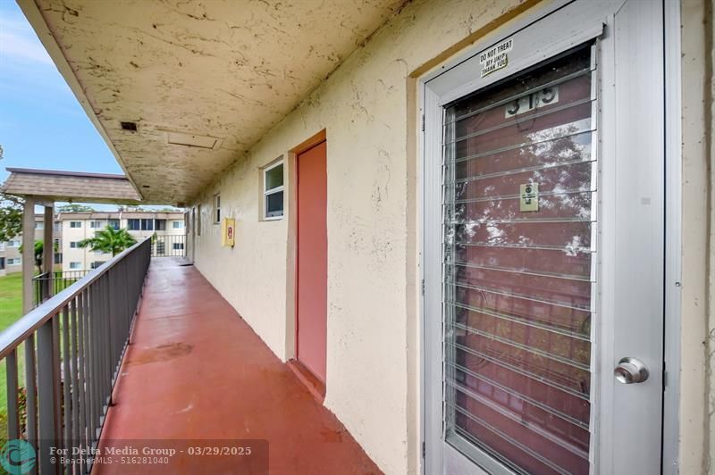 715 Lori Drive, Unit 315, Palm Springs, FL 33461 Photo