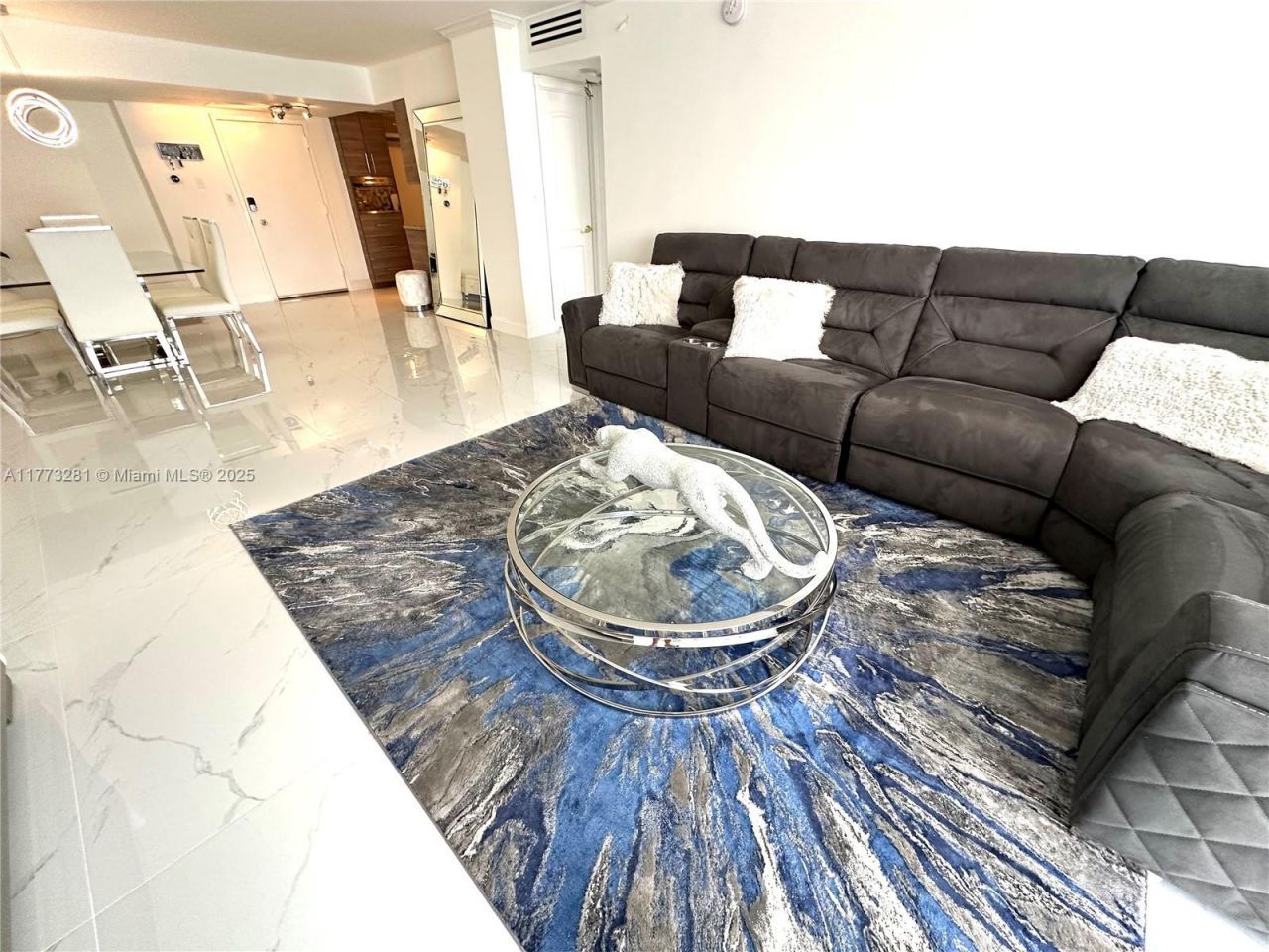 427 Golden Isles Dr, Unit 5G, Hallandale Beach, FL 33009 Photo