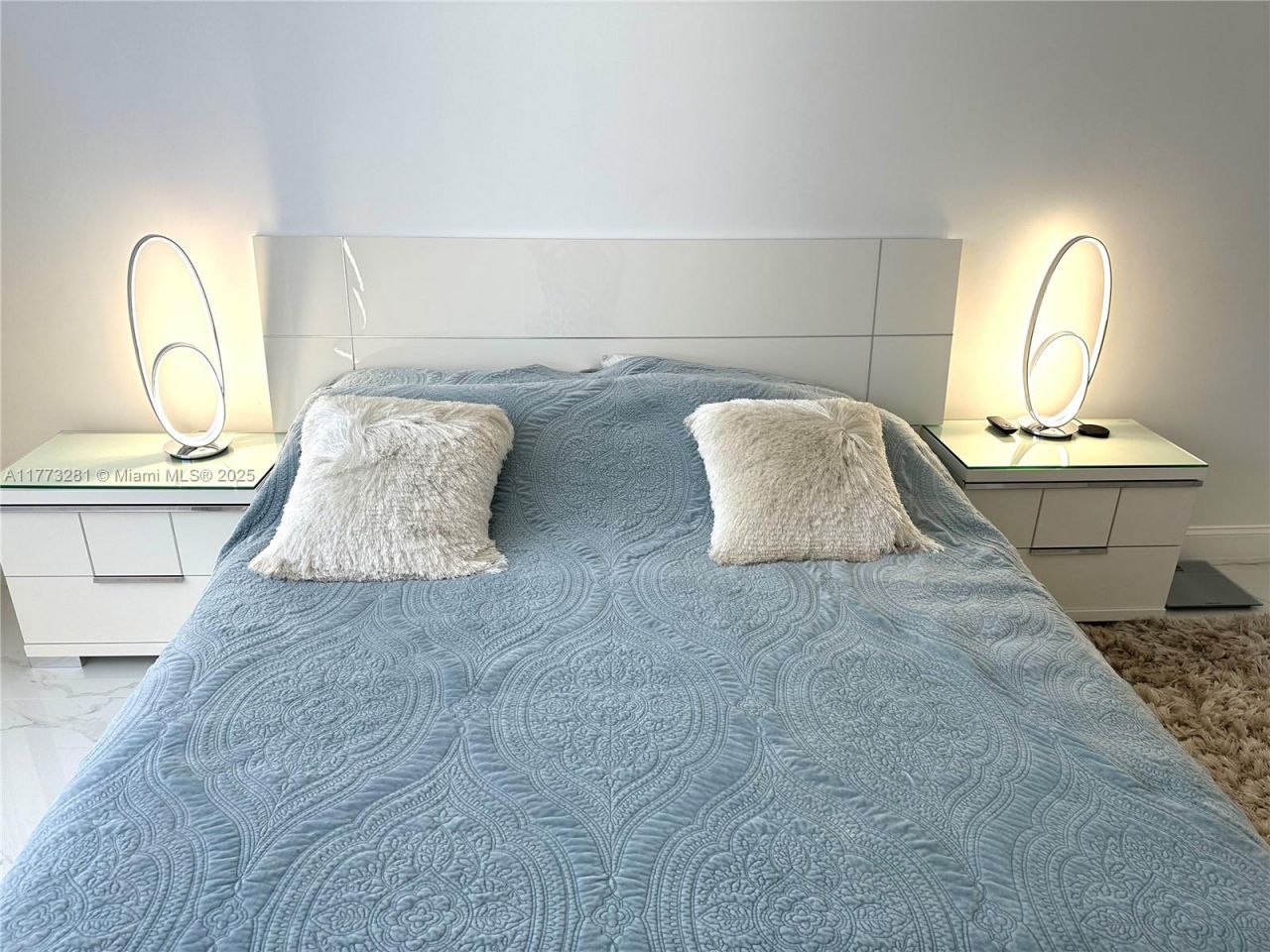 427 Golden Isles Dr, Unit 5G, Hallandale Beach, FL 33009 Photo