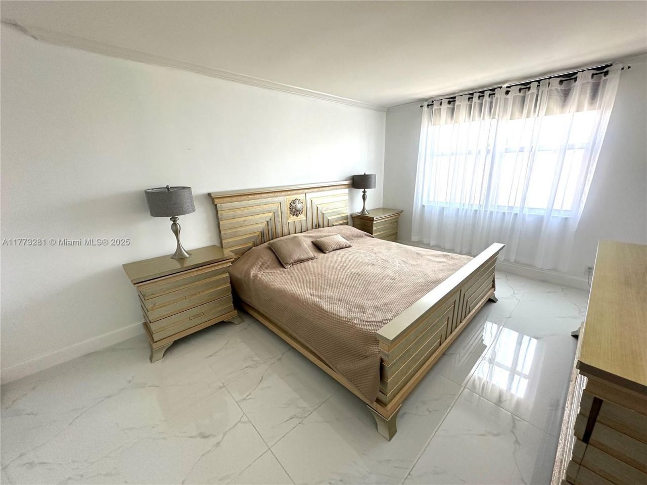 427 Golden Isles Dr, Unit 5G, Hallandale Beach, FL 33009 Photo