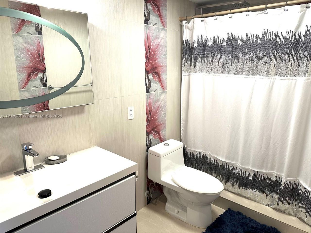 427 Golden Isles Dr, Unit 5G, Hallandale Beach, FL 33009 Photo