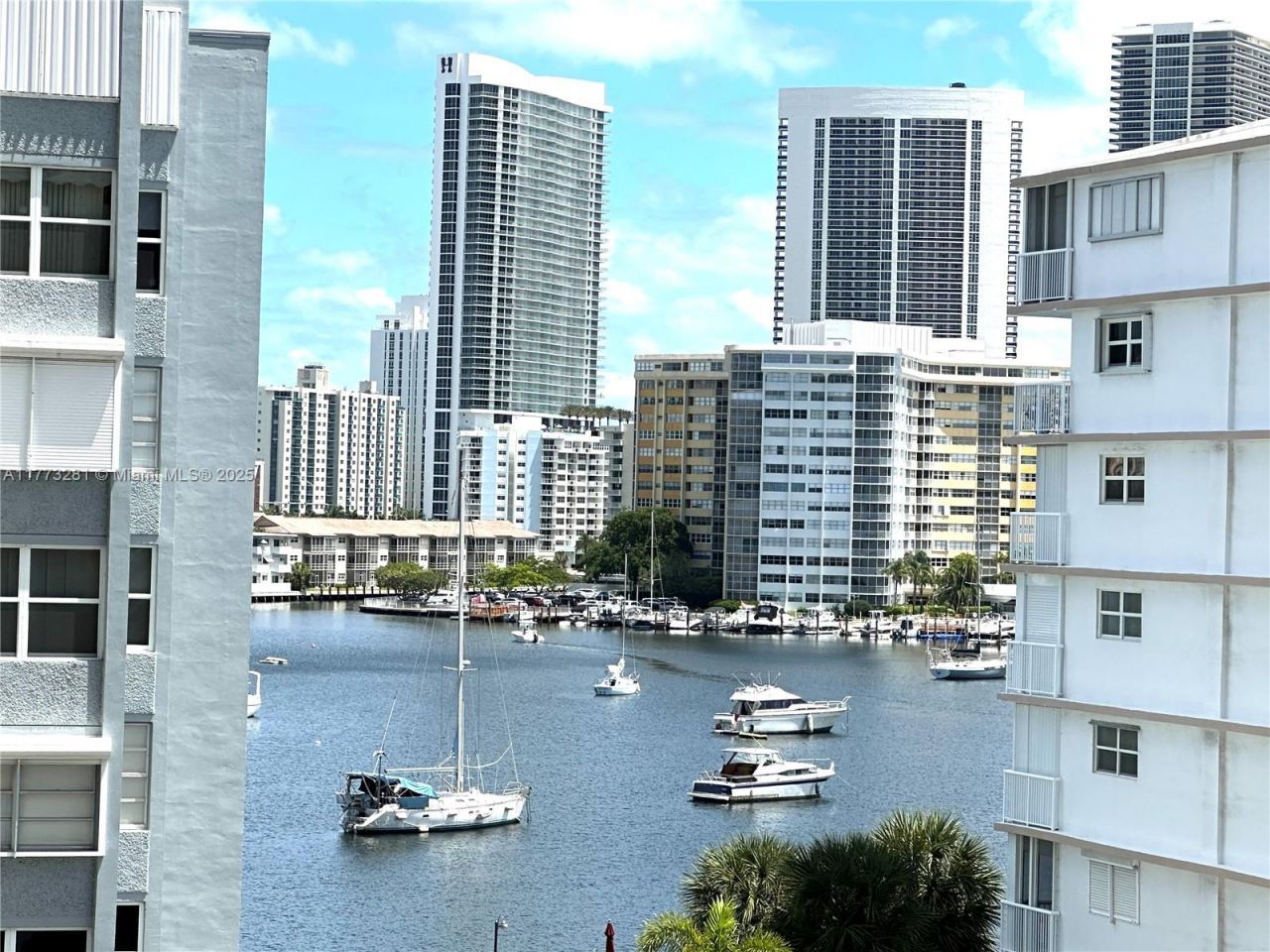 427 Golden Isles Dr, Unit 5G, Hallandale Beach, FL 33009 Photo