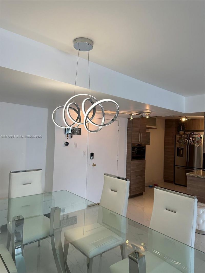 427 Golden Isles Dr, Unit 5G, Hallandale Beach, FL 33009 Photo