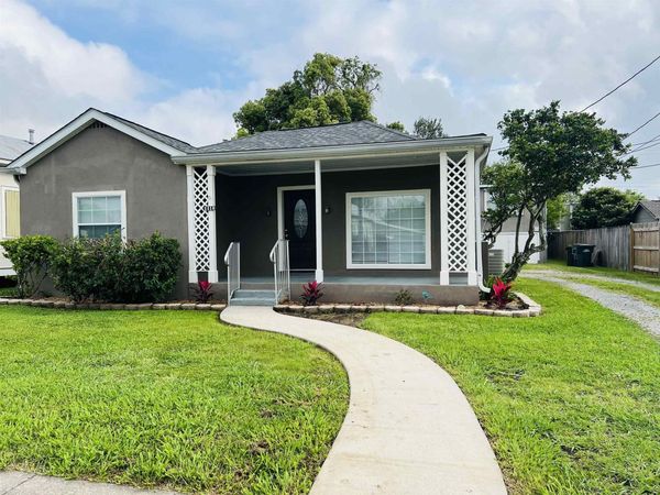 1118 Academy St, Houma, LA 70360