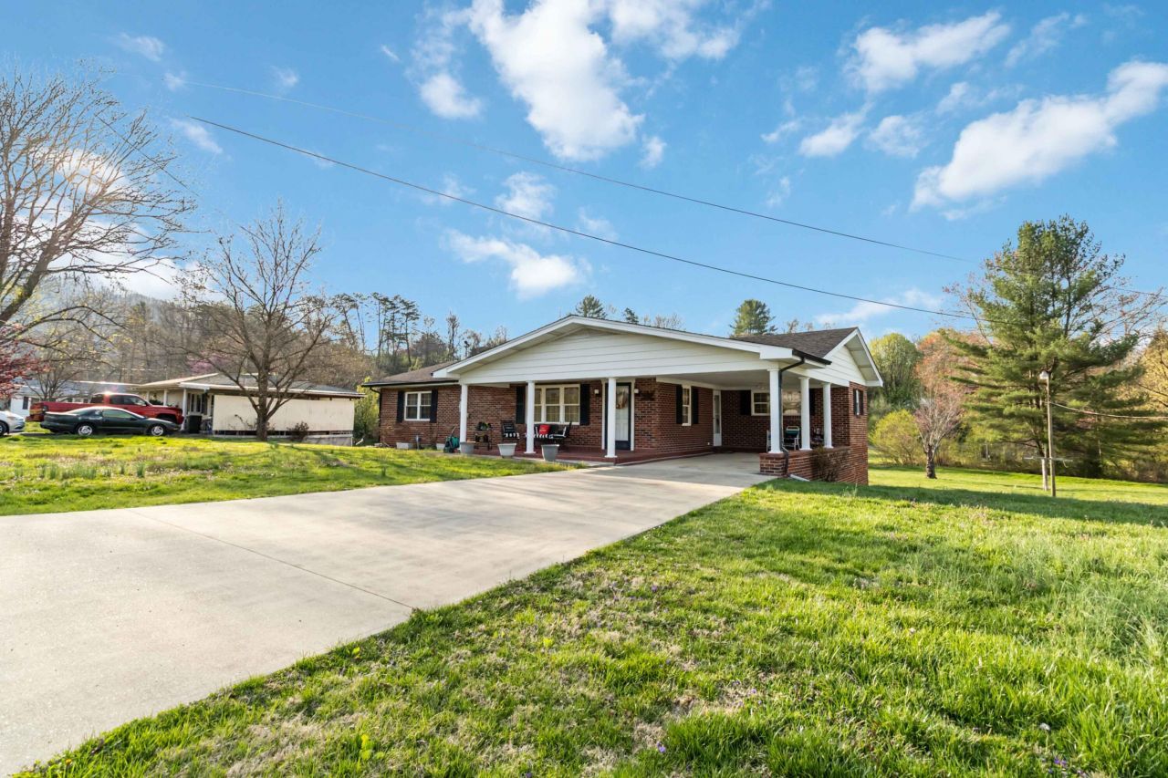 511 Moore Road, Williamsburg, KY 40769 Main Photo