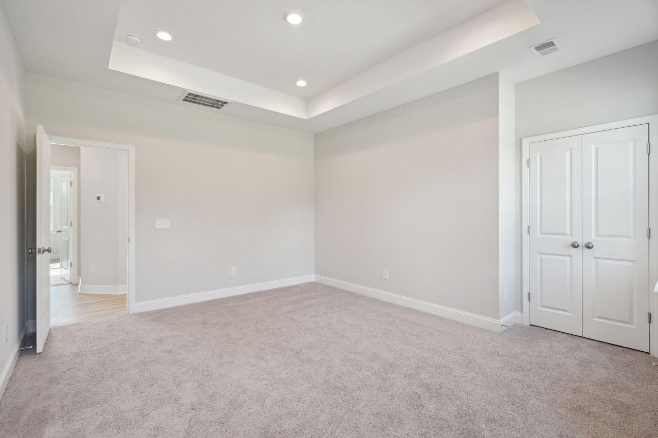 450 Queenview Lane Photo 21