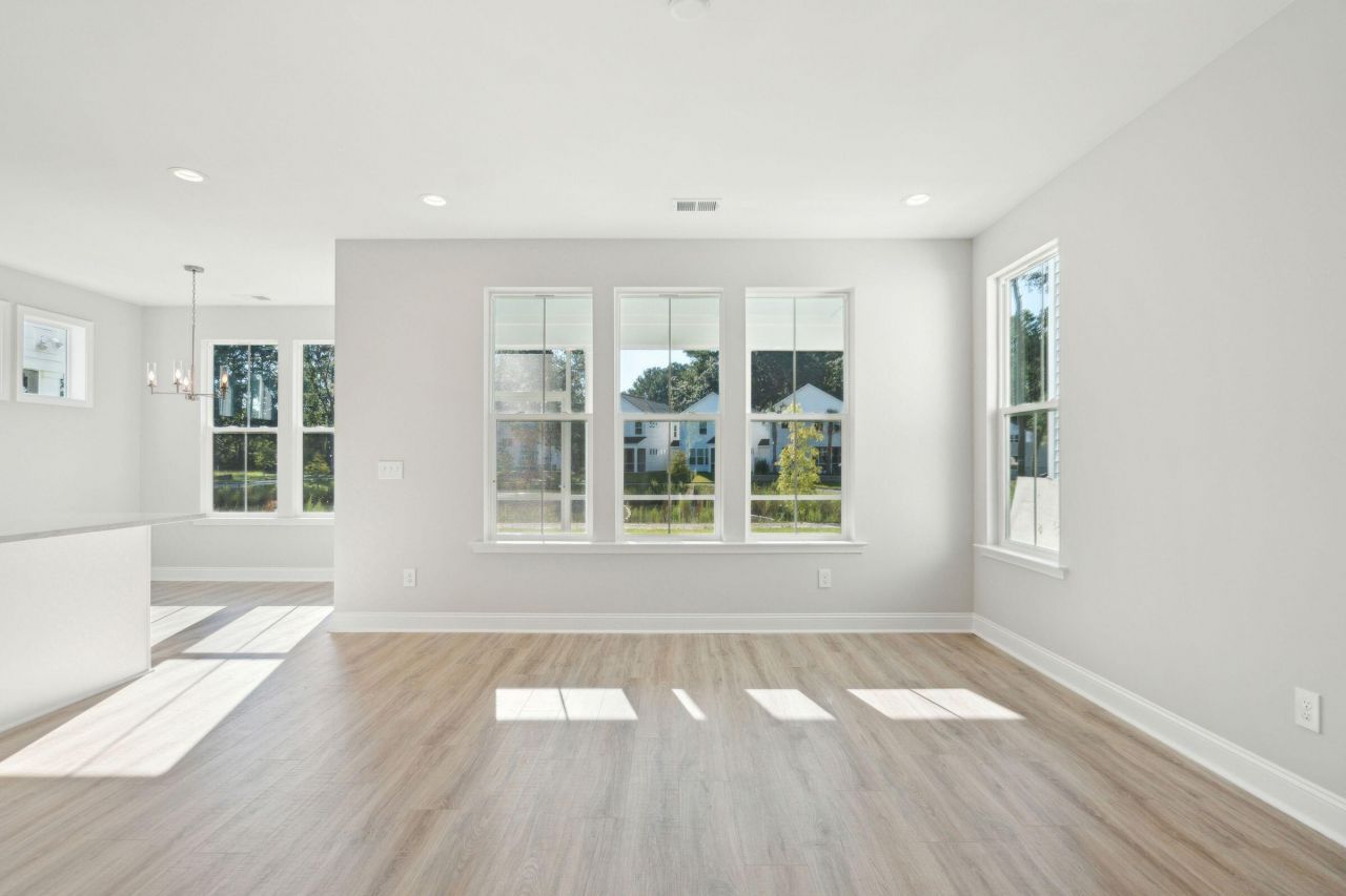 450 Queenview Lane Photo 6