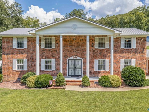20 Mountain Drive, Jacksonville, AL 36265