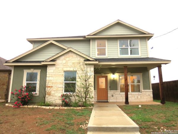 740 Crestview, Floresville, TX 78114