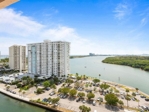 400 Kings Point Dr, Unit 1607, Sunny Isles Beach, FL 33160