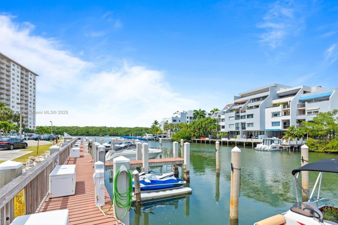 400 Kings Point Dr, Unit 1607, Sunny Isles Beach, FL 33160 Photo