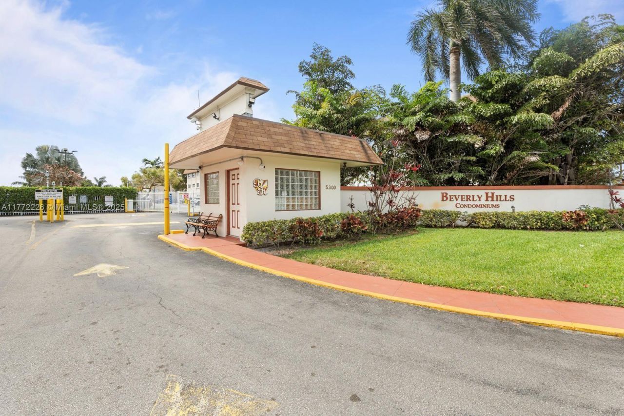 400 Kings Point Dr, Unit 1607, Sunny Isles Beach, FL 33160 Photo