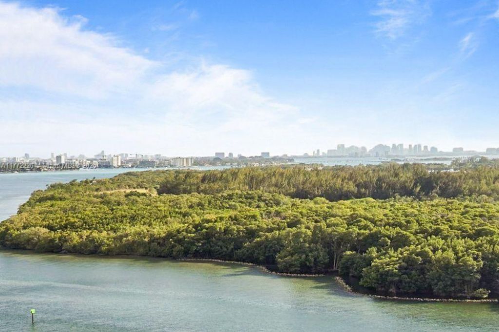 400 Kings Point Dr, Unit 1607, Sunny Isles Beach, FL 33160 Photo