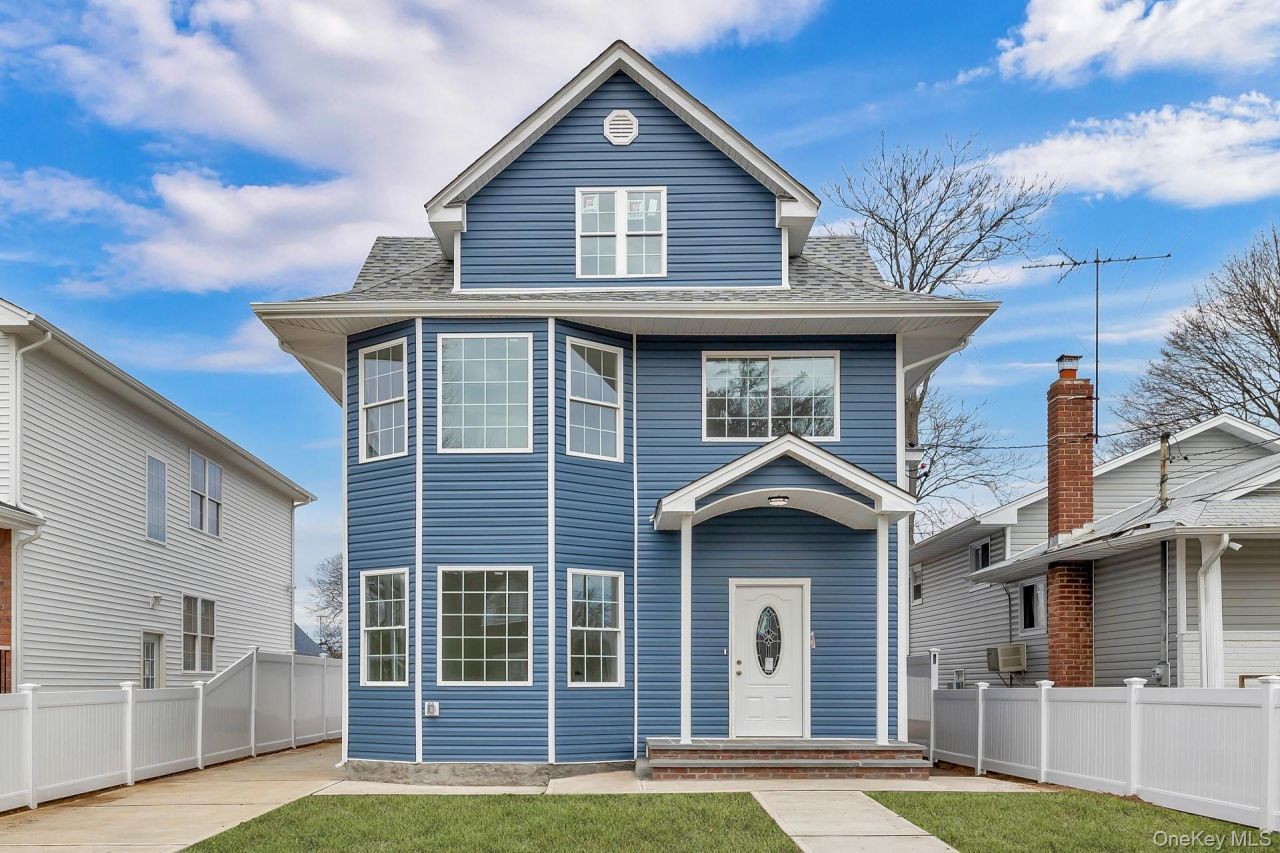 29 Sterling Place, Hempstead, NY 11550 Main Photo