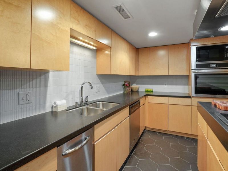 106 N High Street, Unit 105, Columbus, OH 43215 Photo 15