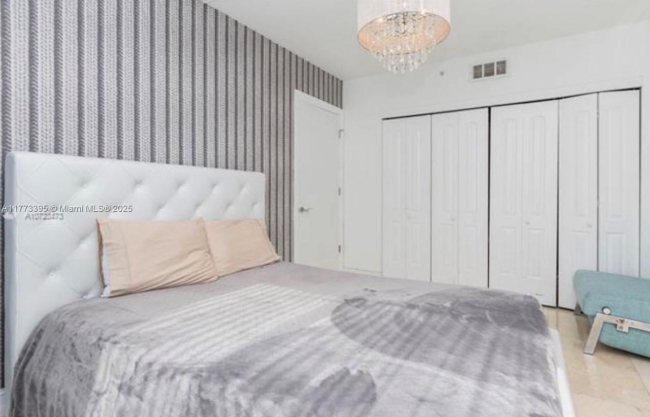 17555 Collins Ave, Unit 1004, Sunny Isles Beach, FL 33160 Photo