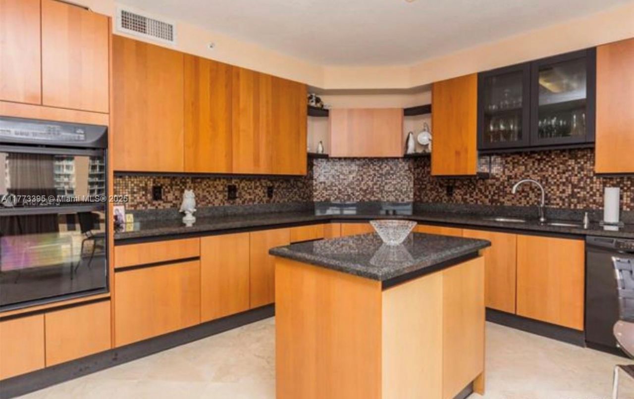 17555 Collins Ave, Unit 1004, Sunny Isles Beach, FL 33160 Photo