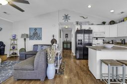 6001-1312 South Kings Hwy. photo 4