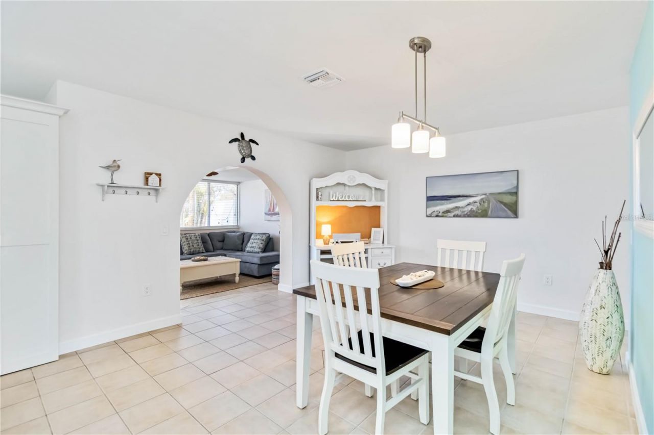 424 62nd Street, Holmes Beach, FL 34217 Photo