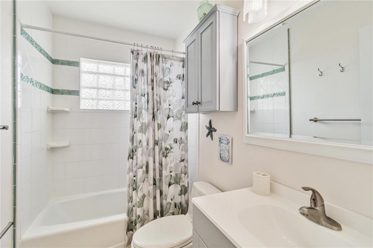 424 62nd Street, Holmes Beach, FL 34217 Photo