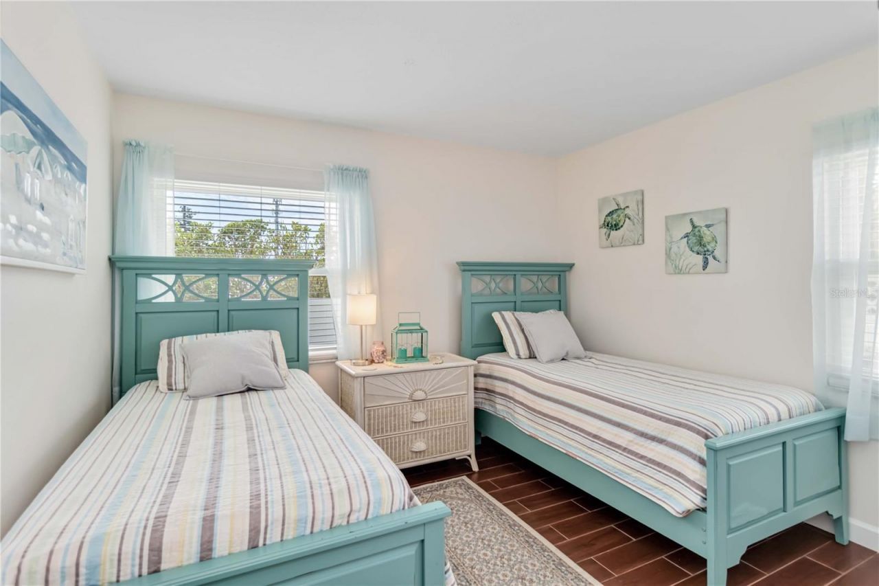 424 62nd Street, Holmes Beach, FL 34217 Photo