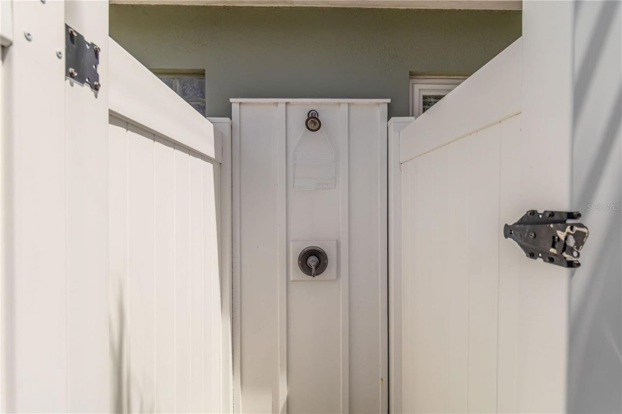 424 62nd Street, Holmes Beach, FL 34217 Photo