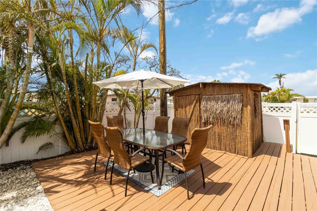 424 62nd Street, Holmes Beach, FL 34217 Photo