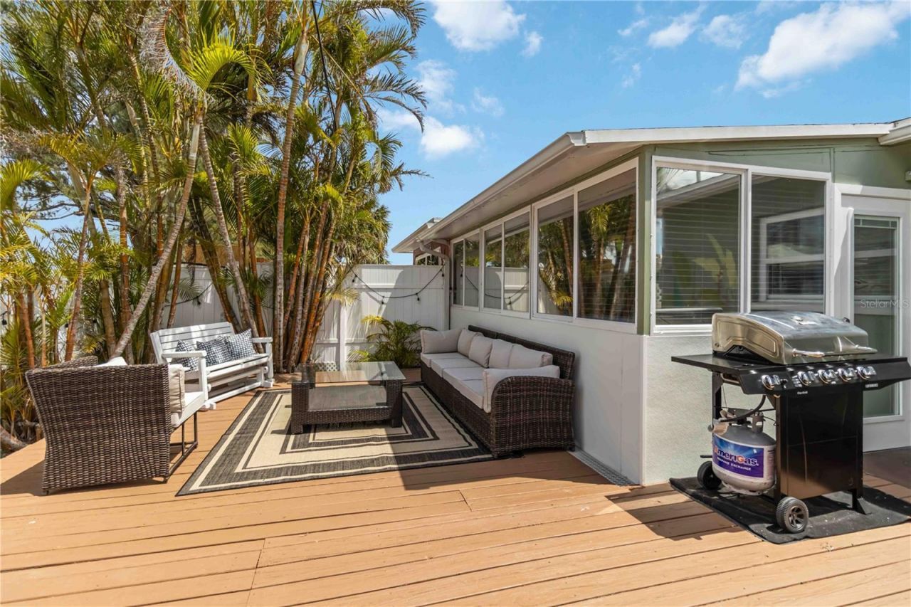 424 62nd Street, Holmes Beach, FL 34217 Photo