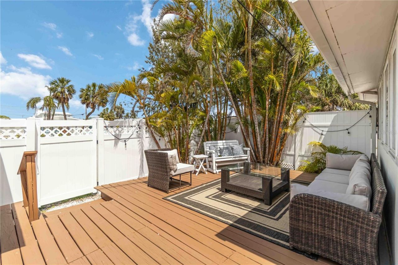 424 62nd Street, Holmes Beach, FL 34217 Photo