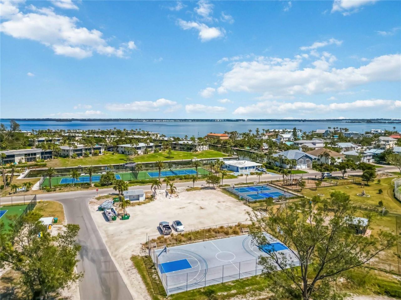 424 62nd Street, Holmes Beach, FL 34217 Photo