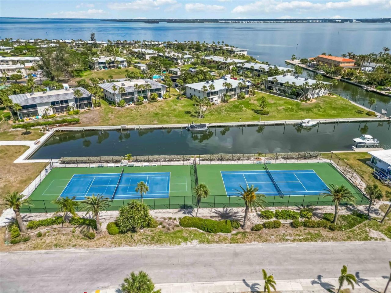 424 62nd Street, Holmes Beach, FL 34217 Photo