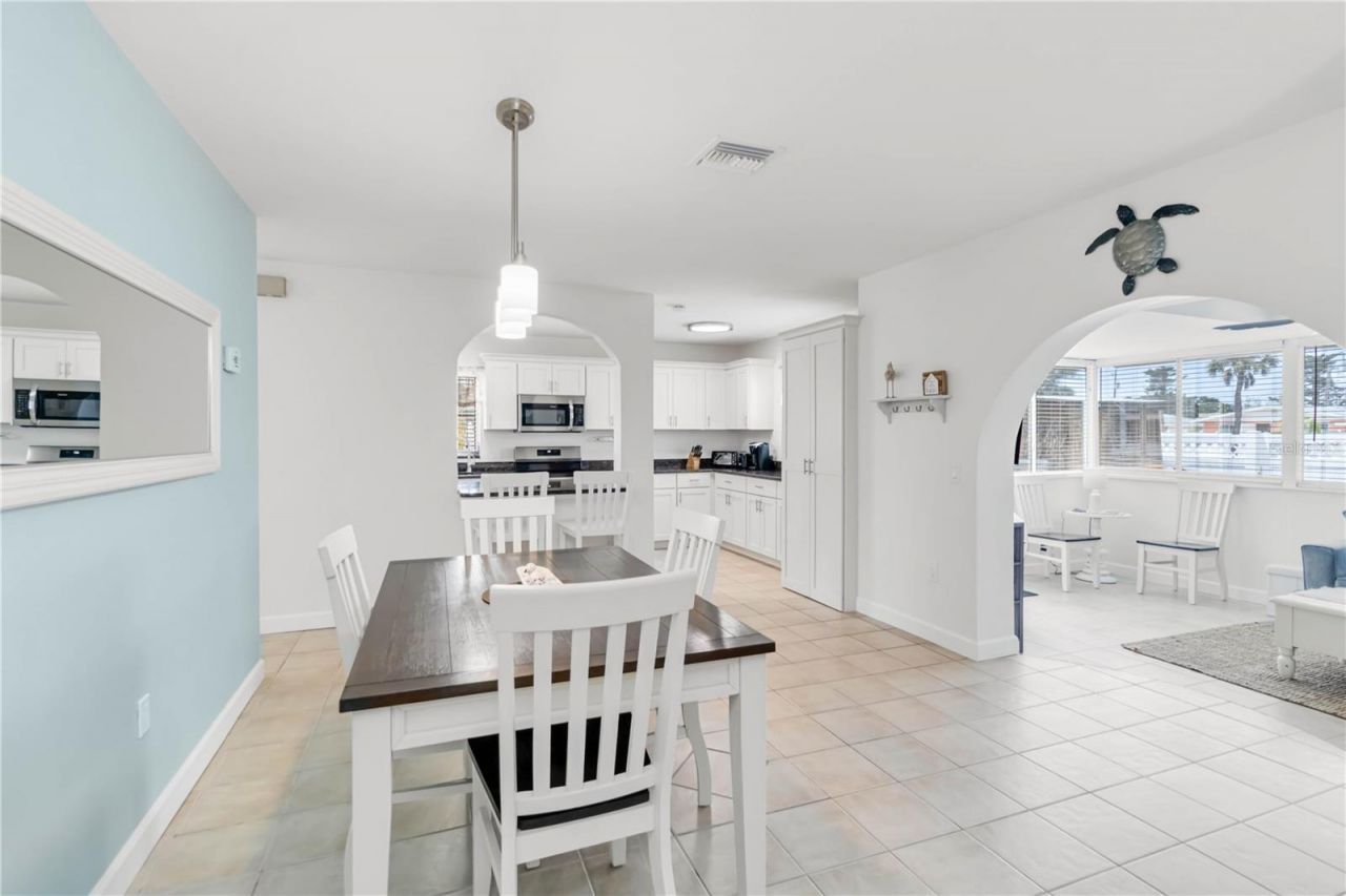 424 62nd Street, Holmes Beach, FL 34217 Photo