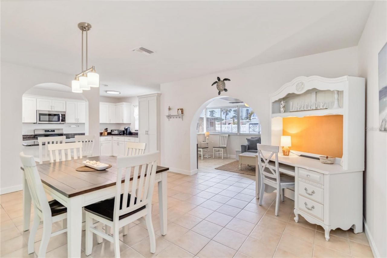 424 62nd Street, Holmes Beach, FL 34217 Photo