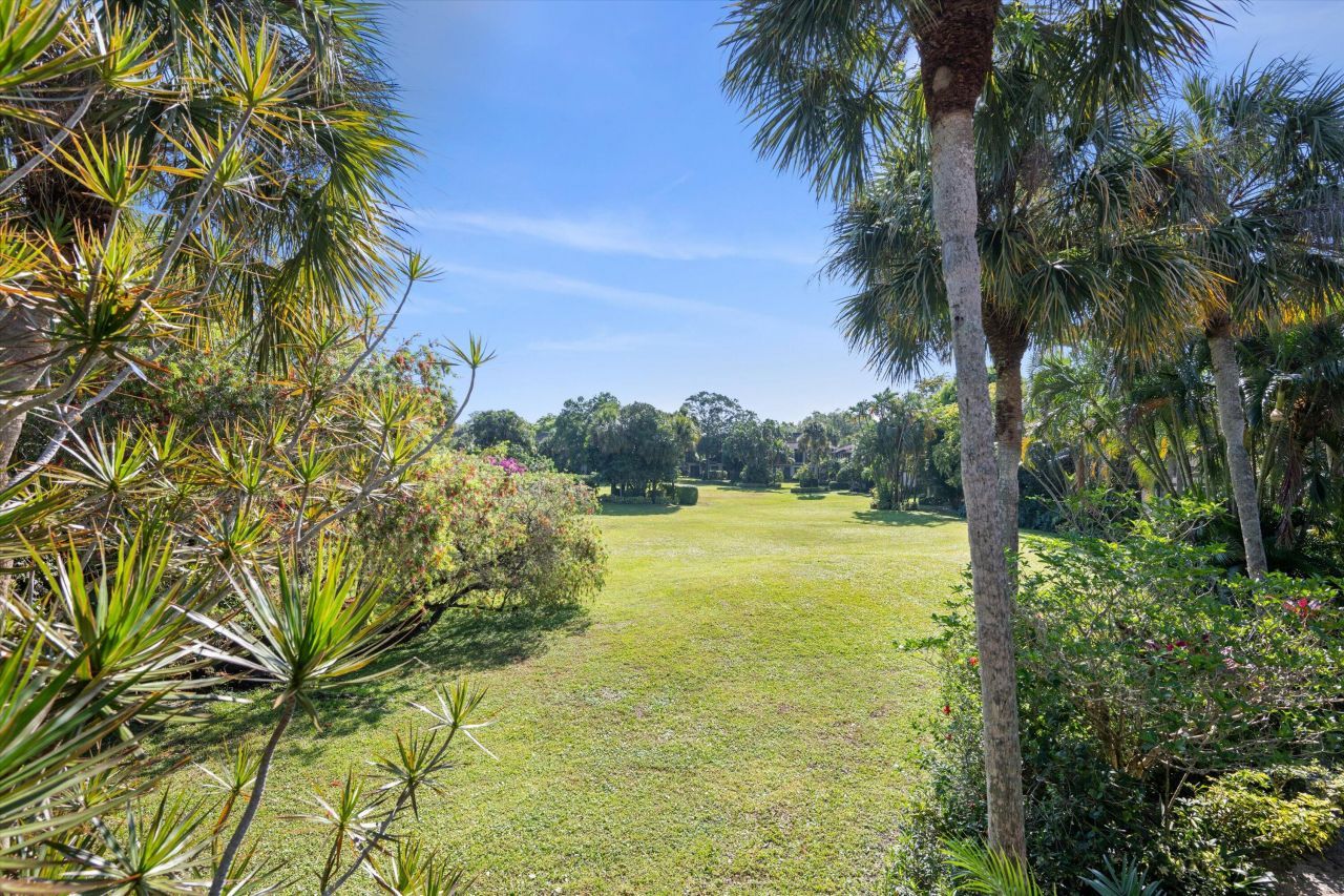 13334 Polo Club Road, Unit 304, Wellington, FL 33414 Photo