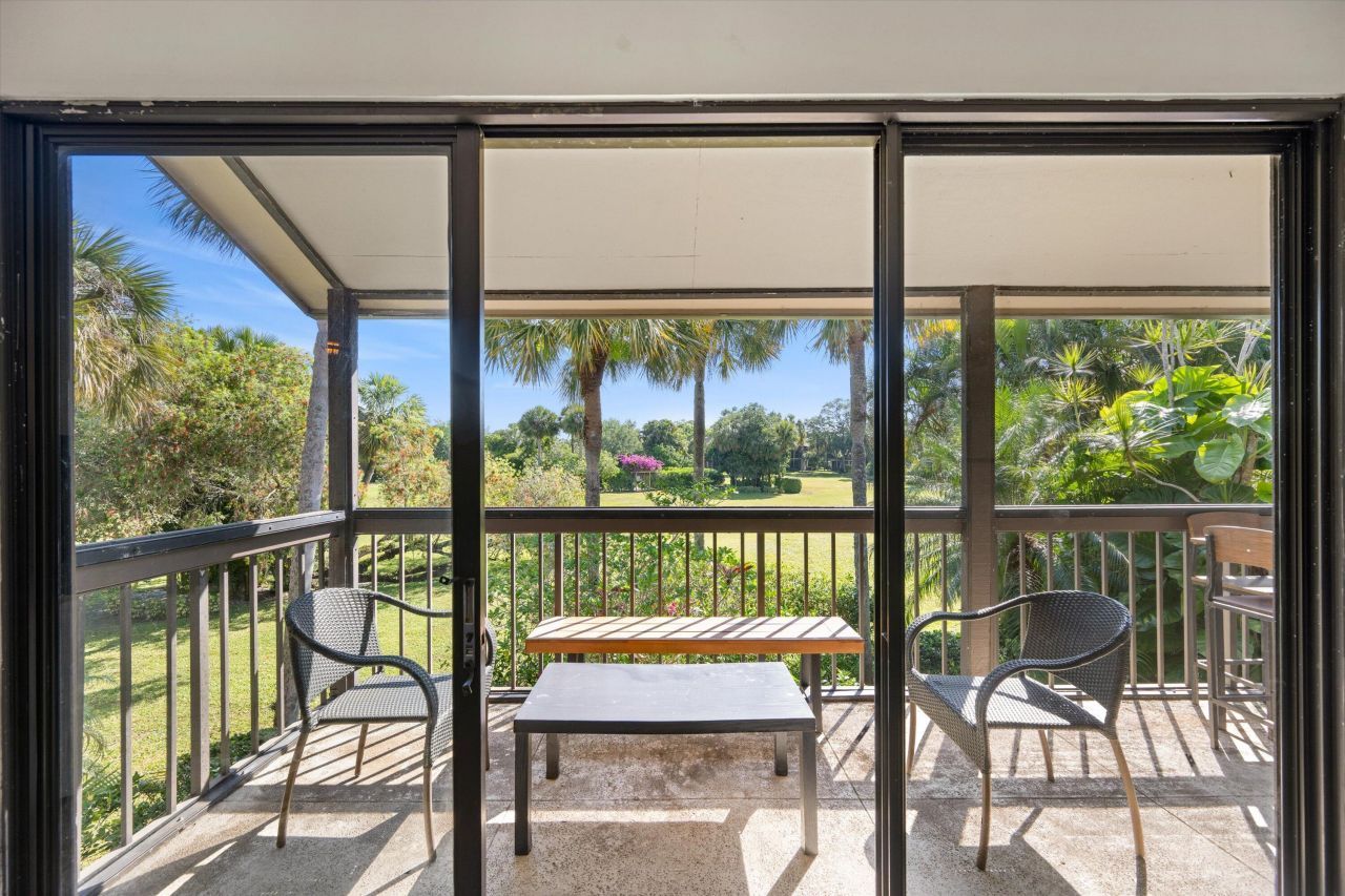 13334 Polo Club Road, Unit 304, Wellington, FL 33414 Photo