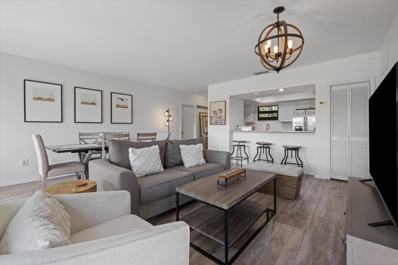 13334 Polo Club Road, Unit 304, Wellington, FL 33414 Photo