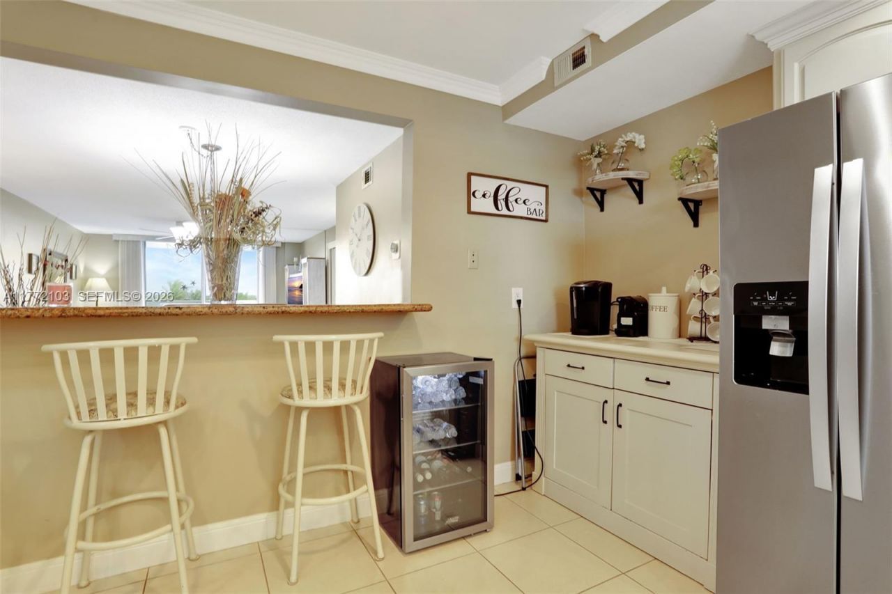 1050 Hillsboro Mile, Unit 403W, Hillsboro Beach, FL 33062 Photo