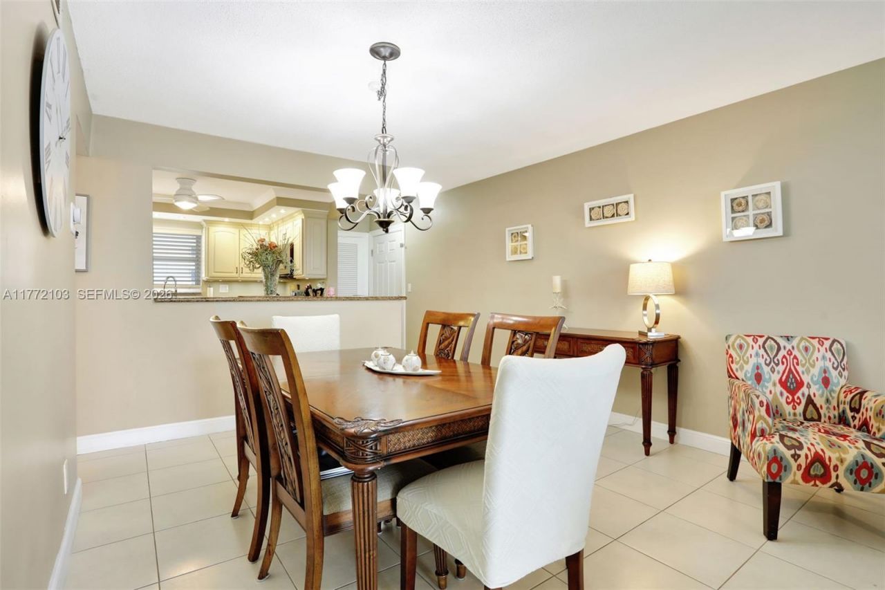 1050 Hillsboro Mile, Unit 403W, Hillsboro Beach, FL 33062 Photo